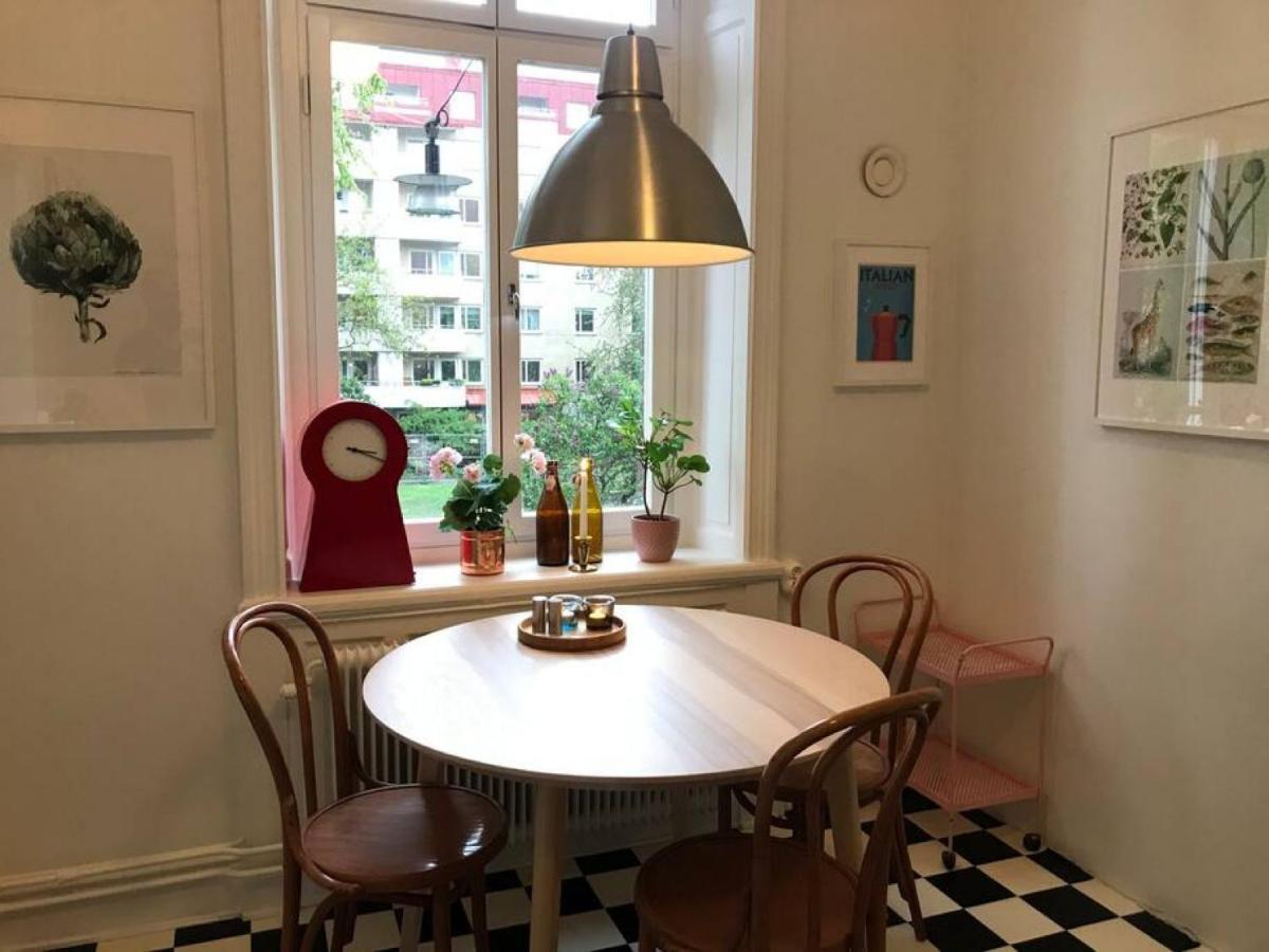 Artistic And Light 2 Room Apartment In Sofo 65Sqm 스톡홀름 외부 사진